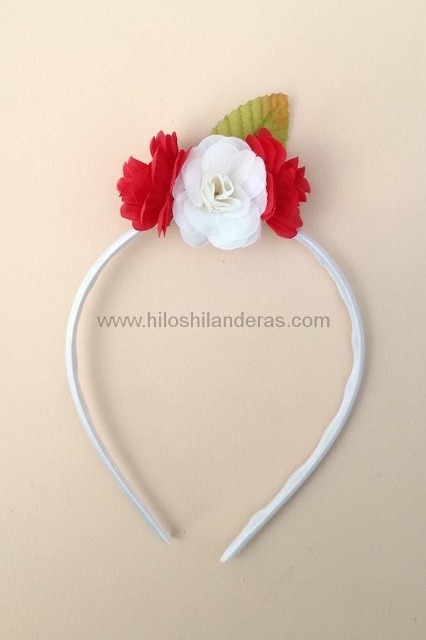 Diadema blanca con flores rojas – Urly Flamenca – Urly Moda